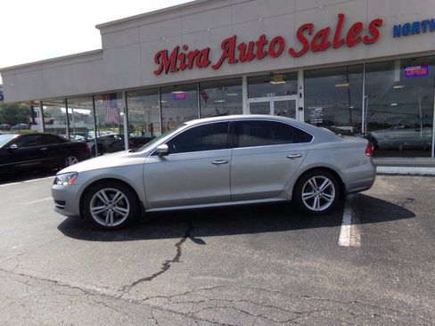Used 2014 Volkswagen Passat 1.8T SE FWD image 2