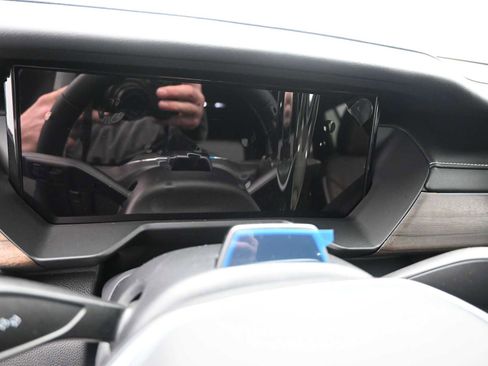 New 2026 GMC Acadia Denali Ultimate w/ LPO, Floor Liner Package image 12