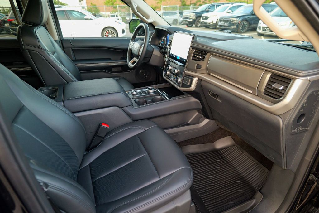 Used 2023 Ford Expedition XLT AWD/4WD image 34