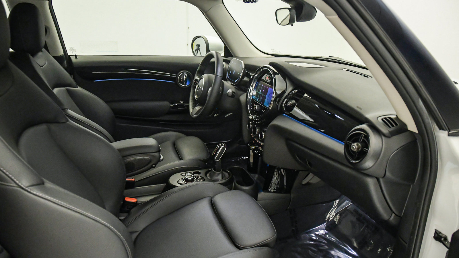Used 2024 MINI Cooper SE FWD image 16