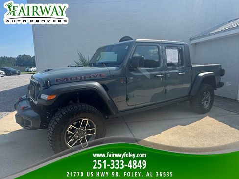 Used 2025 Jeep Gladiator Mojave w/ Convenience Group AWD/4WD image 1