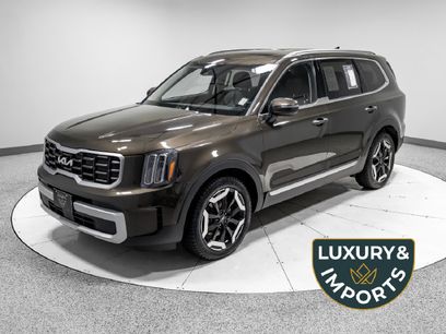Used 2024 Kia Telluride S w/ S Sunroof Package