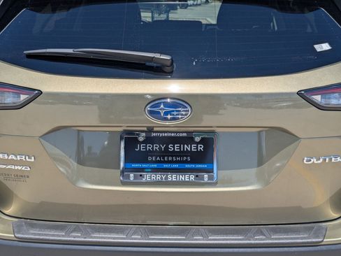 Used 2025 Subaru Outback Premium w/ Popular Package #1 AWD/4WD image 14