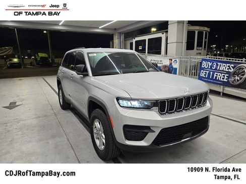 New 2025 Jeep Grand Cherokee Laredo w/ Luxury Tech Group I RWD image 1