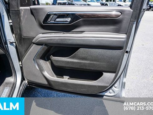 Used 2025 Chevrolet Suburban Z71 AWD/4WD image 55