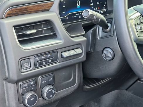 Used 2023 Chevrolet Tahoe Premier AWD/4WD image 16