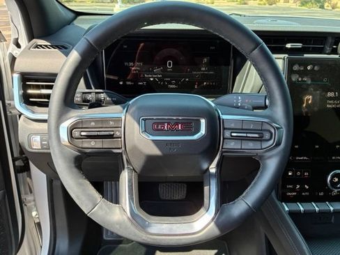 Used 2025 GMC Terrain Elevation w/ Elevation Premium Package AWD/4WD image 13