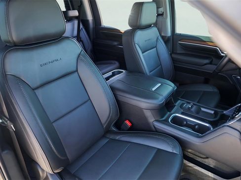 Used 2024 GMC Sierra 2500 Denali w/ Denali Reserve Package image 33