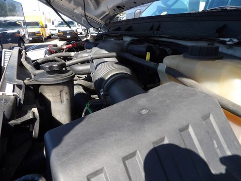 Used 2016 Ford F550 REGULAR CAB DRW 4WD SERVICE /U image 37