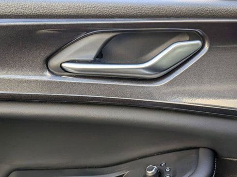 Certified 2023 Jeep Grand Cherokee Laredo AWD/4WD image 11