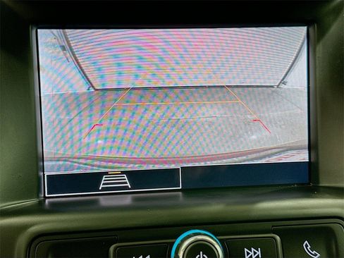 Used 2023 GMC Terrain SLE w/ Driver Convenience Package image 13