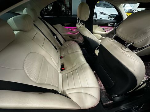Used 2020 Mercedes-Benz C 300 Sedan w/ Premium Package image 15