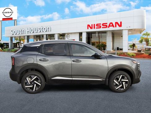 New 2026 Nissan Kicks SV w/ SV Premium Package FWD image 5