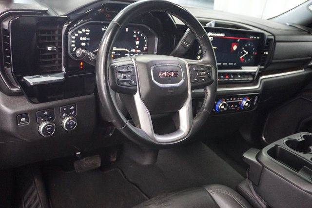 Used 2025 GMC Sierra 1500 SLT AWD/4WD image 8