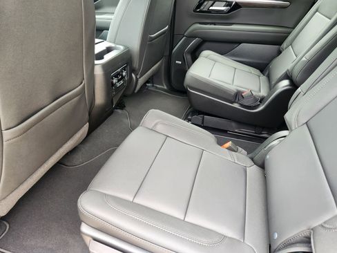 New 2026 Chevrolet Suburban LT w/ Comfort Package RWD image 24