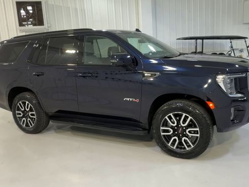 Used 2024 GMC Yukon AT4 w/ Technology Package AWD/4WD image 3