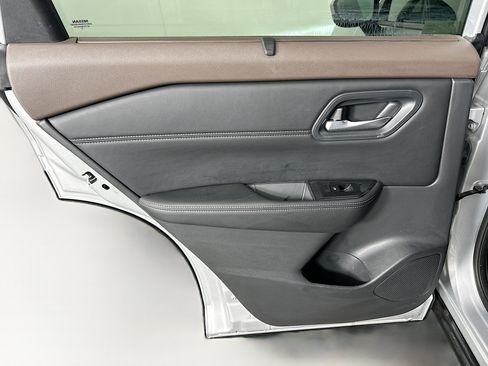 Used 2023 Nissan Rogue SV w/ SV Premium B Package FWD image 26