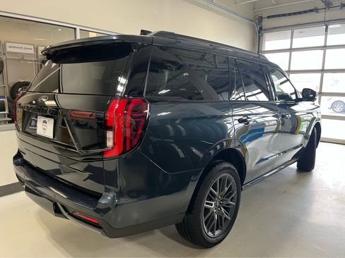 Used 2025 Ford Expedition Platinum w/ Stealth Performance Package image 10