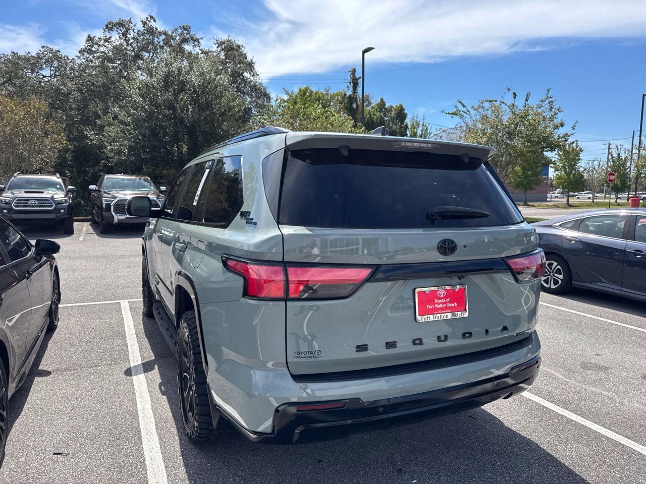 Used 2025 Toyota Sequoia Platinum w/ TRD Off-Road Package AWD/4WD image 11