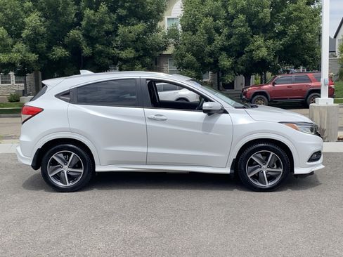 Used 2020 Honda HR-V Touring image 7