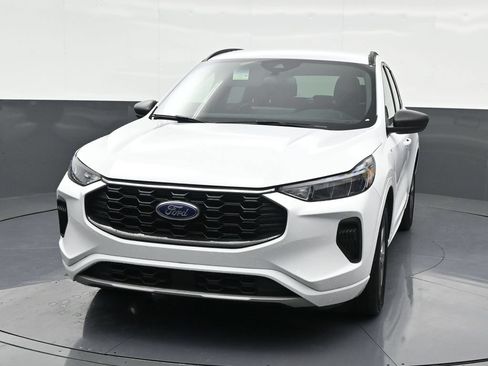 Used 2023 Ford Escape ST-Line w/ Tech Pack #1 FWD image 8