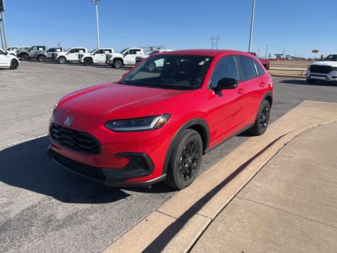 Used 2024 Honda HR-V Sport image 1