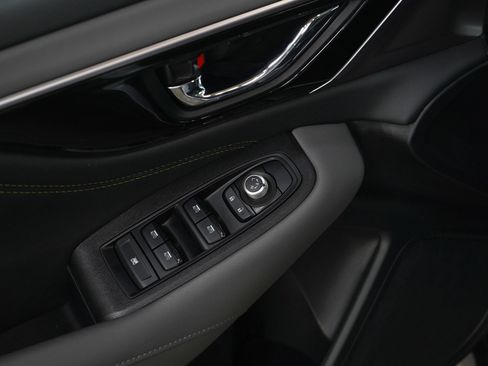 Used 2025 Subaru Outback Onyx Edition image 23