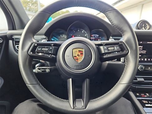 Certified 2025 Porsche Macan image 35