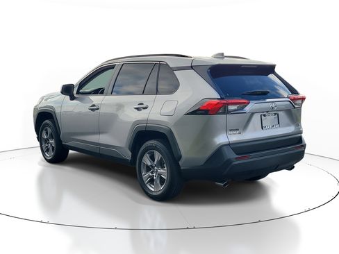 Used 2023 Toyota RAV4 XLE w/ Convenience Package FWD image 5