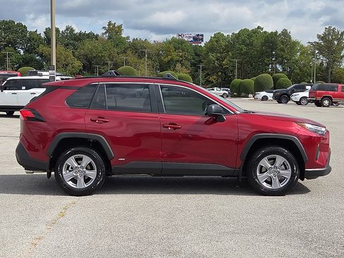 Used 2025 Toyota RAV4 LE AWD/4WD image 6