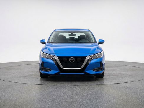 Used 2025 Nissan Sentra SV image 2