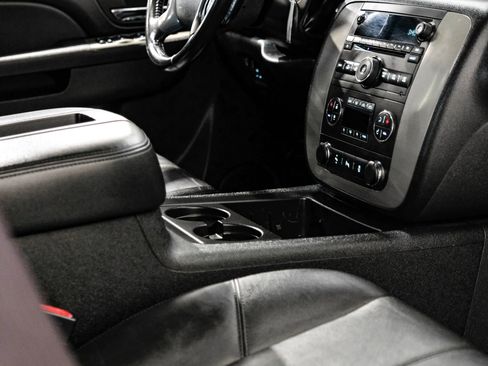 Used 2013 Chevrolet Avalanche LT w/ Suspension Package, Off-Road image 25