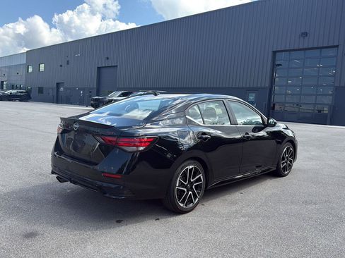Used 2025 Nissan Sentra SR FWD image 3