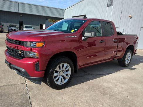 Used 2020 Chevrolet Silverado 1500 Custom w/ Custom Value Package image 8