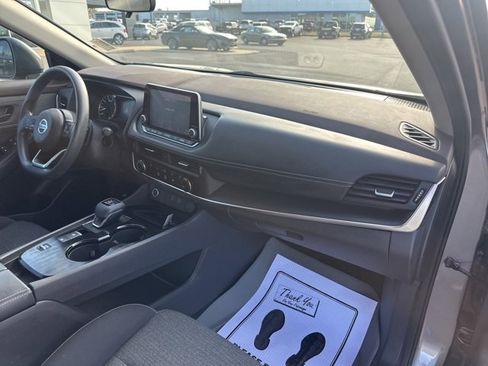 Used 2021 Nissan Rogue S image 11