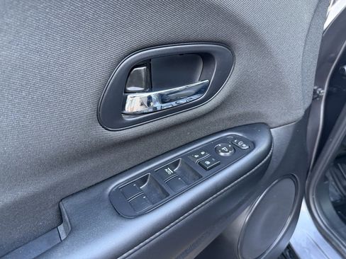 Used 2022 Honda HR-V Sport image 16