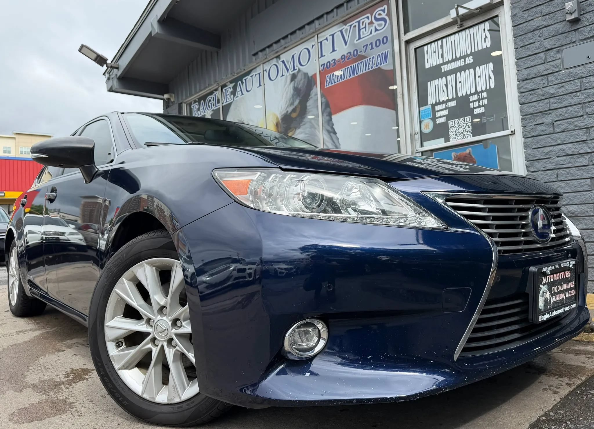 Used 2014 Lexus ES 300h w/ Luxury Package w/Bamboo Trim FWD image 1