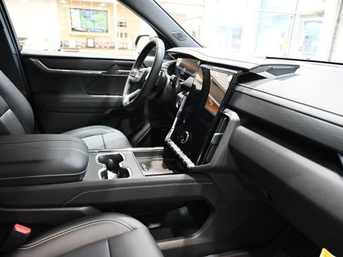 New 2026 GMC Acadia Elevation w/ Elevation Premium Package FWD image 14