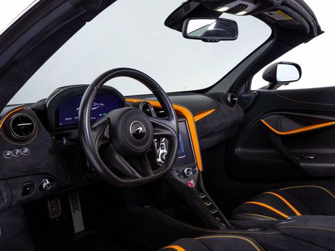 Used 2022 McLaren 720S Spider RWD image 23