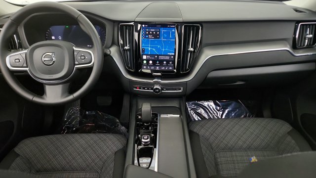 Used 2025 Volvo XC60 B5 Core AWD/4WD image 55