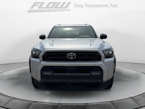 Used 2025 Toyota 4Runner SR5 image 2