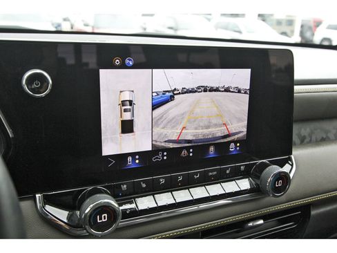 Used 2025 Chevrolet Colorado ZR2 w/ Technology Package image 23