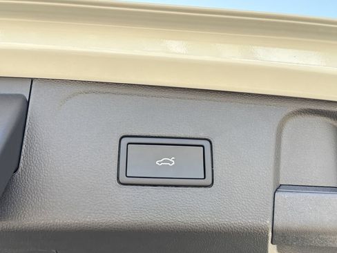 New 2026 Volkswagen Atlas SE image 18