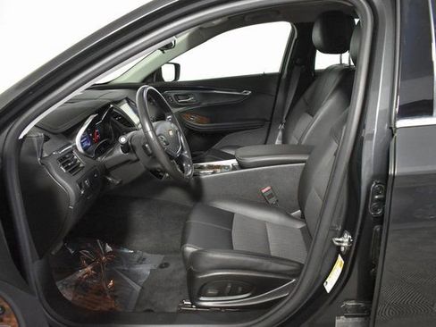 Used 2014 Chevrolet Impala LT image 9