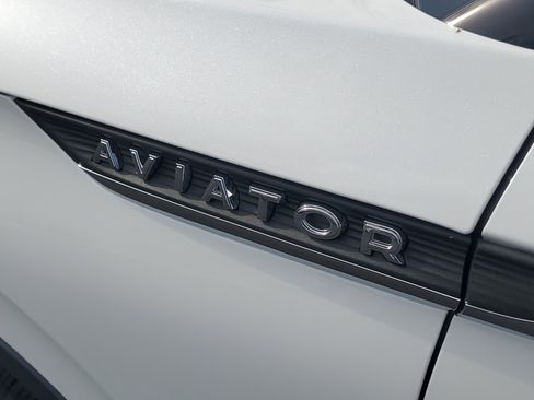 New 2026 Lincoln Aviator AWD image 7