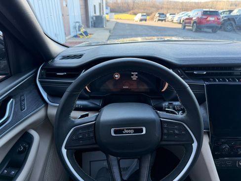 Used 2023 Jeep Grand Cherokee L Limited w/ Trailer Tow Group (B) image 19