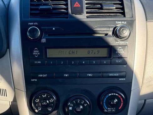 Used 2013 Toyota Corolla LE Special Edition image 15