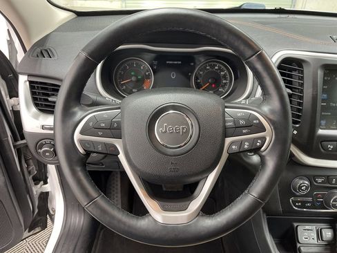 Used 2015 Jeep Cherokee Limited w/ Luxury Group FWD image 23