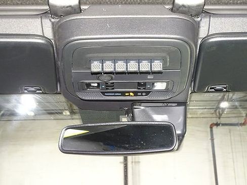 Used 2024 Ford Bronco Badlands image 25