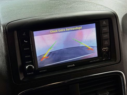 Used 2018 Dodge Grand Caravan GT FWD image 3